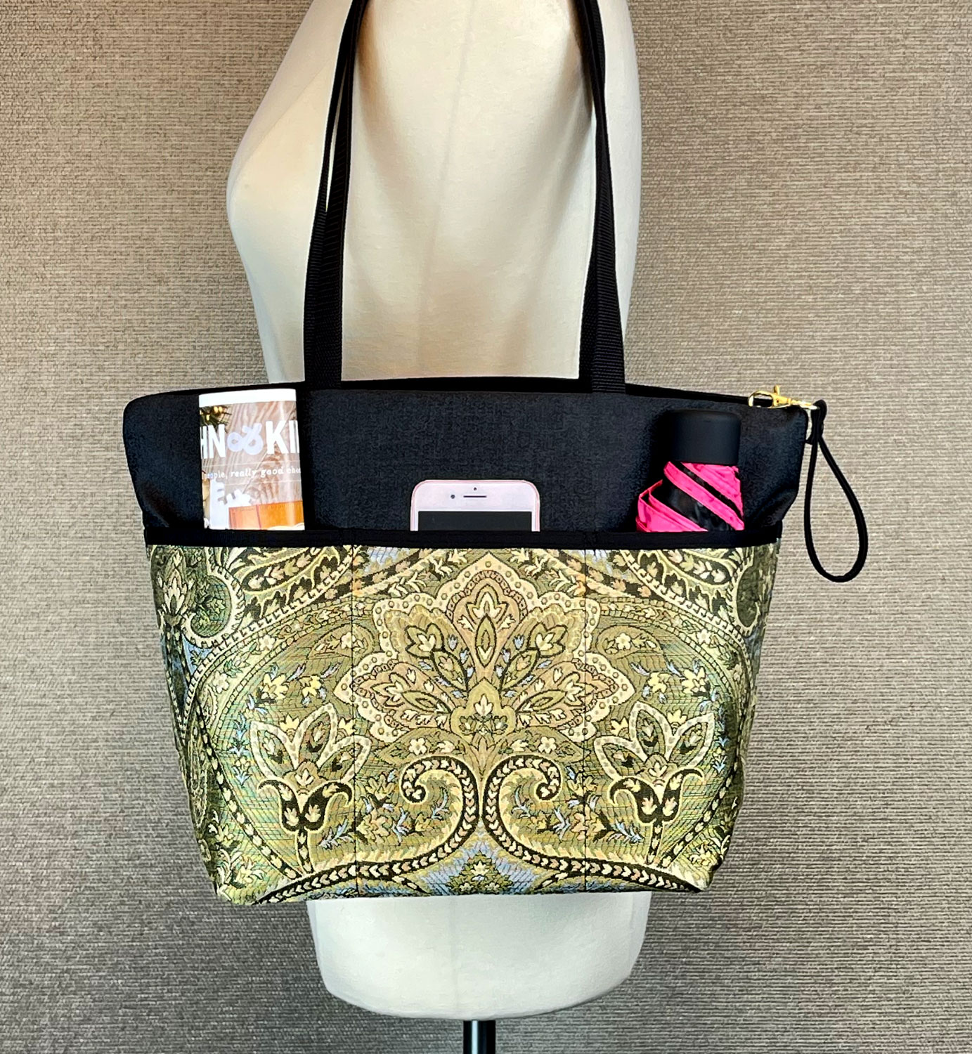 Joy Tote Ashley w/props Joy Tote Ashley w/props