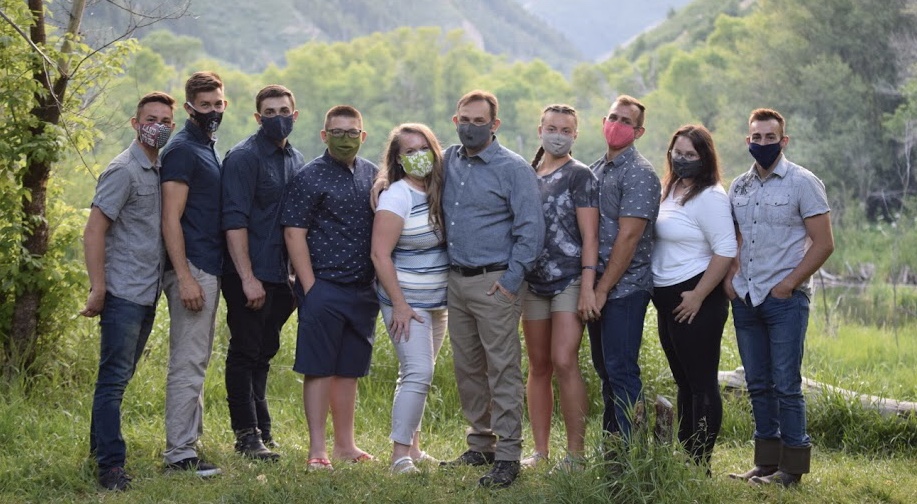 Horizontal.FAMILY-pic-masks.jpeg
